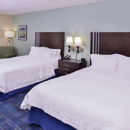 Hampton Inn Юджин Экстерьер фото