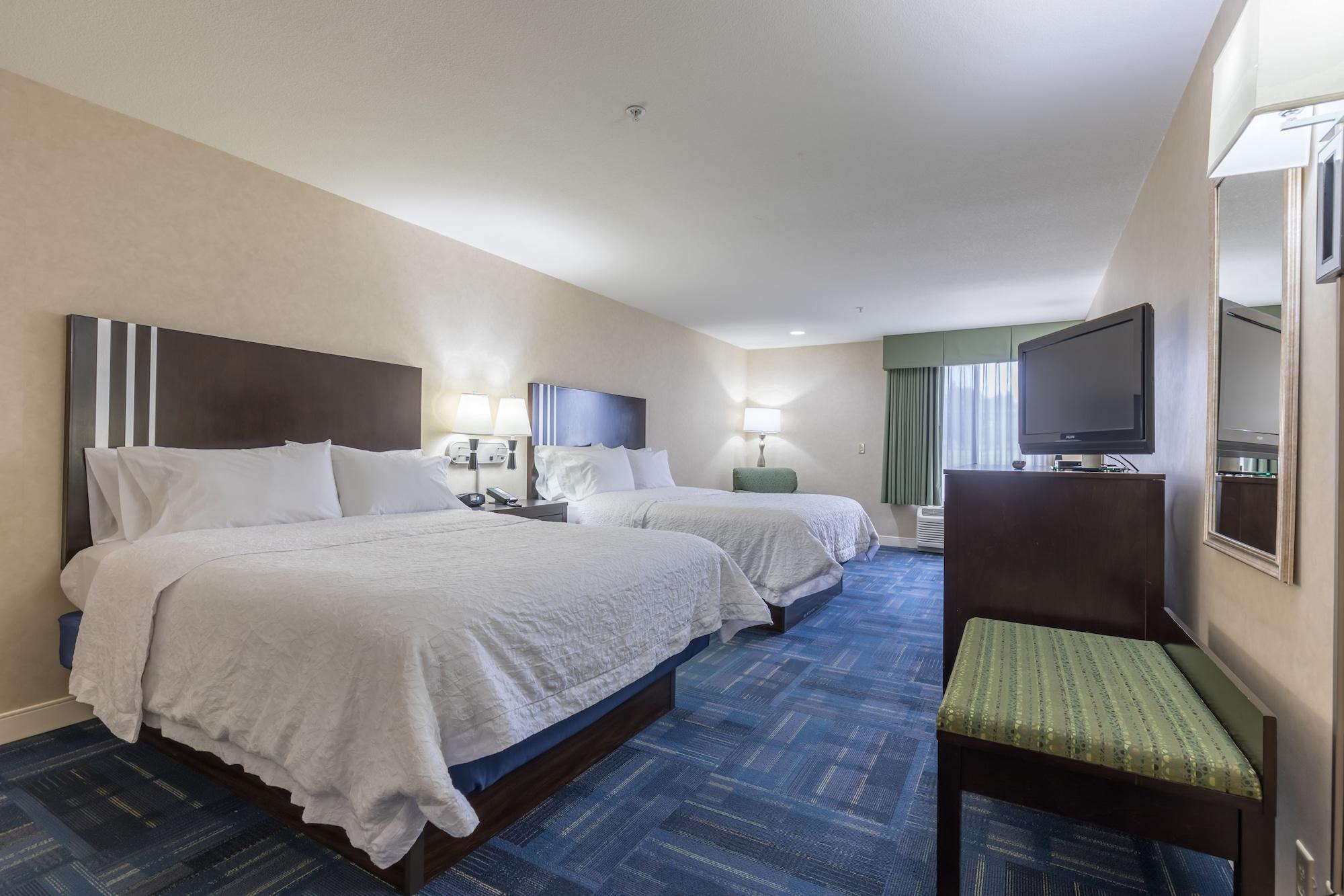Hampton Inn Юджин Экстерьер фото