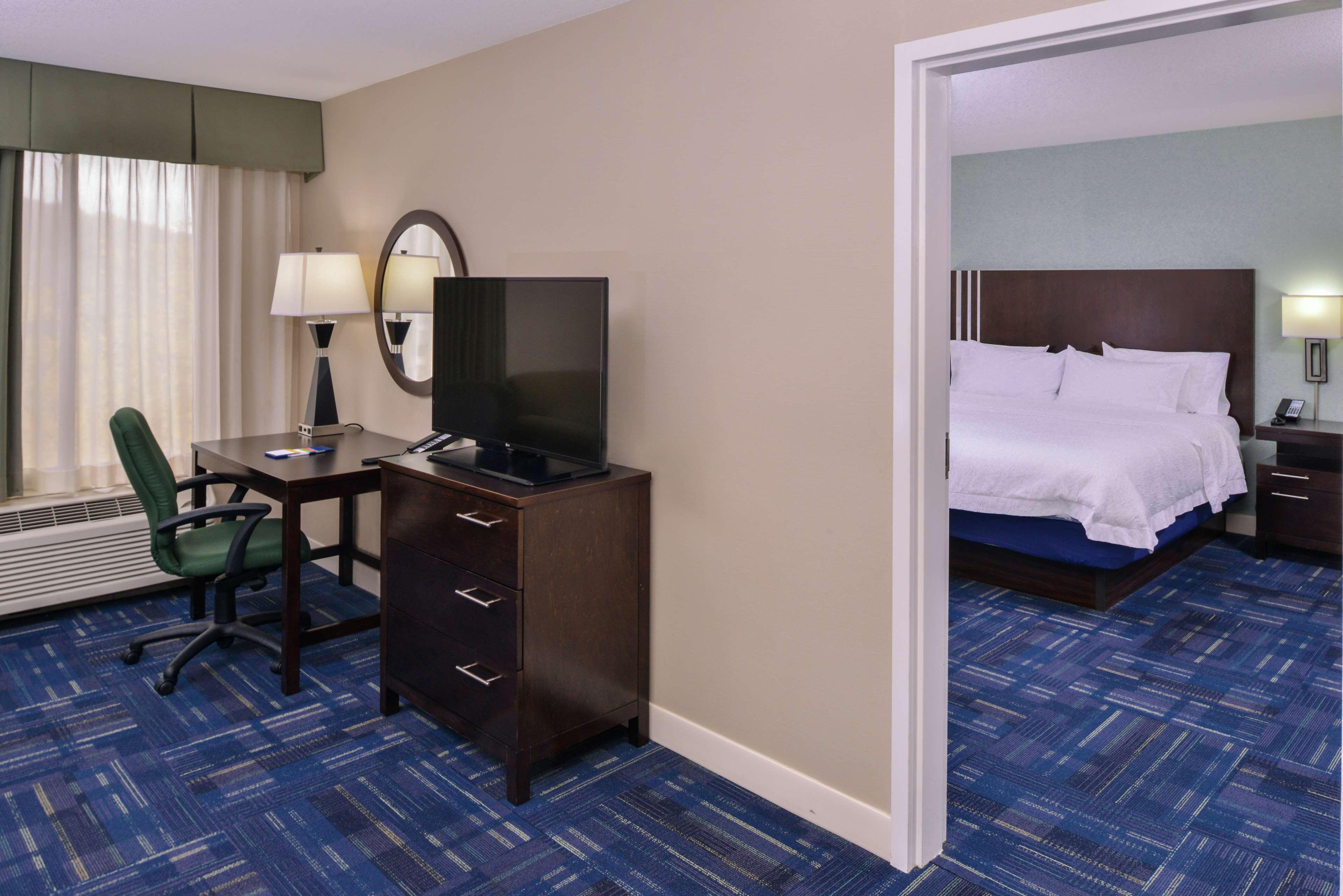 Hampton Inn Юджин Экстерьер фото