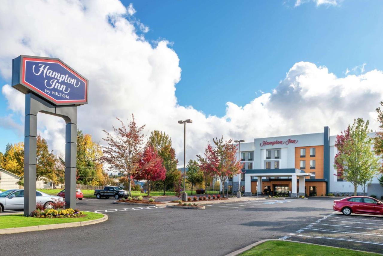 Hampton Inn Юджин Экстерьер фото