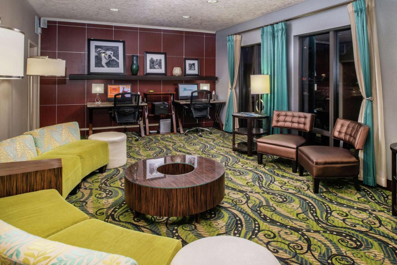 Hampton Inn Юджин Экстерьер фото