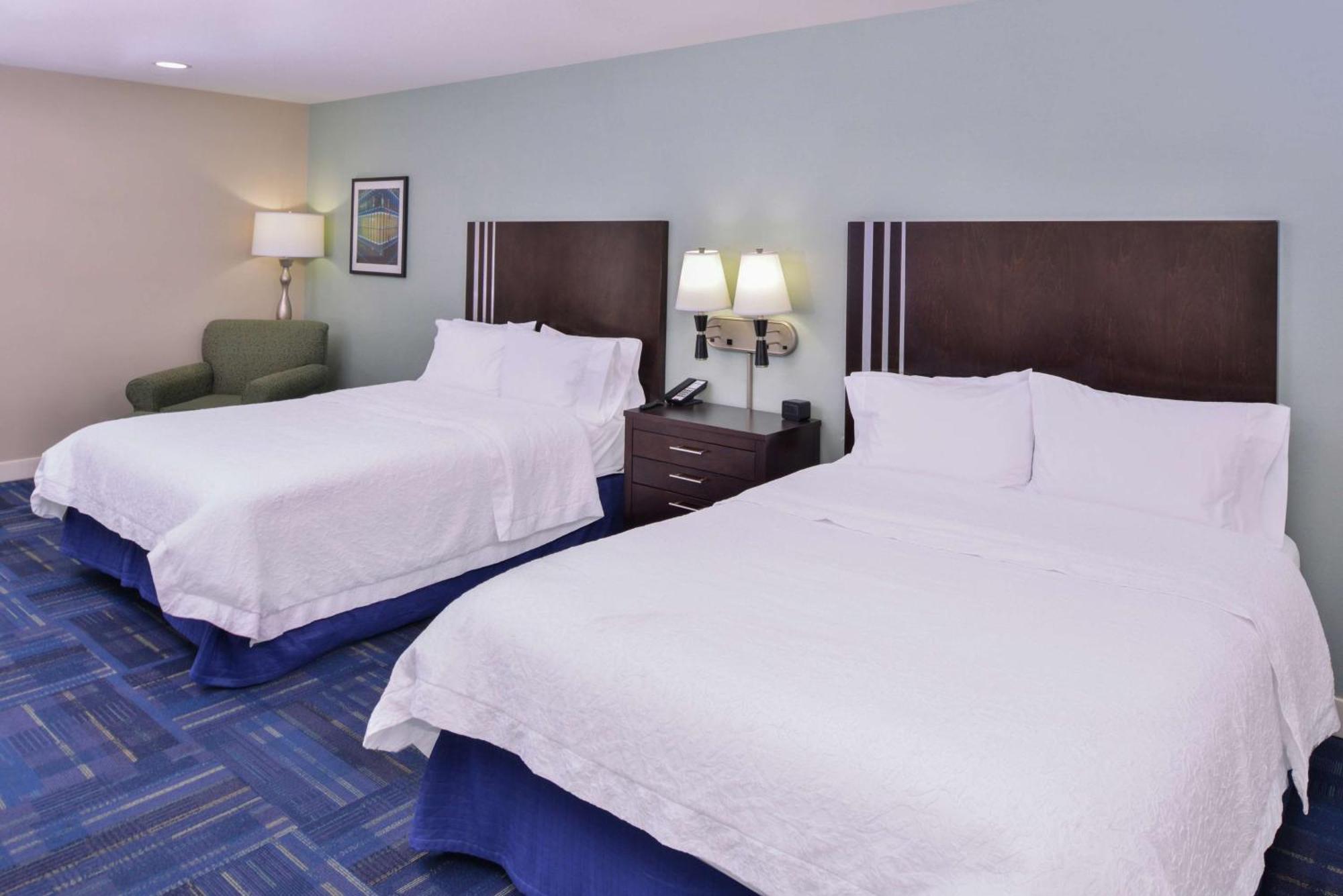 Hampton Inn Юджин Экстерьер фото