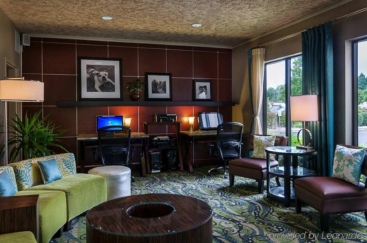 Hampton Inn Юджин Экстерьер фото