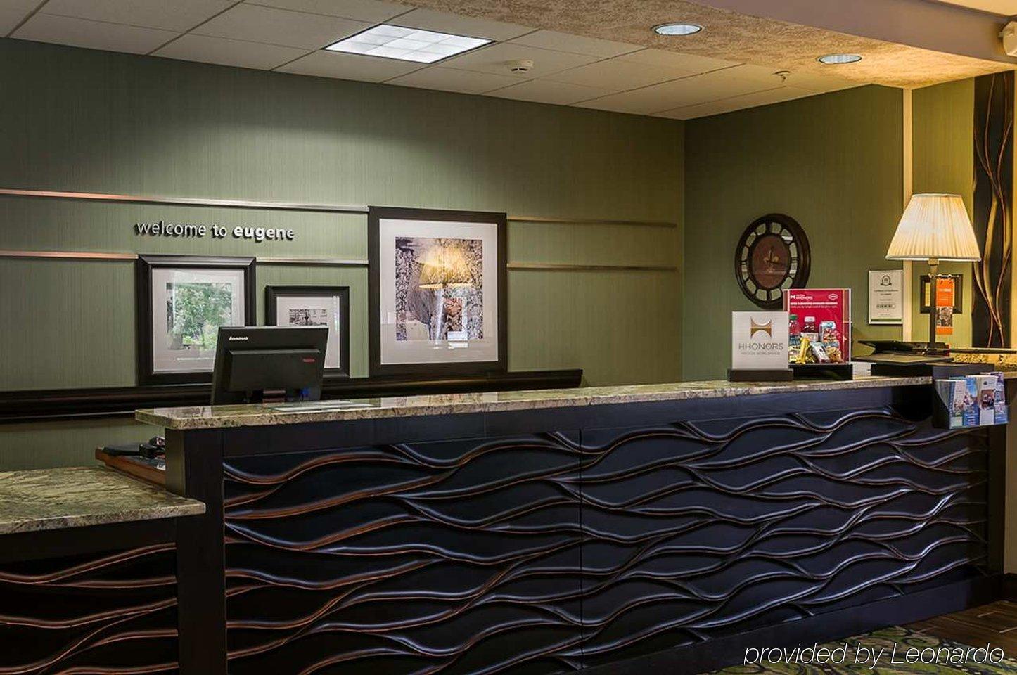 Hampton Inn Юджин Экстерьер фото
