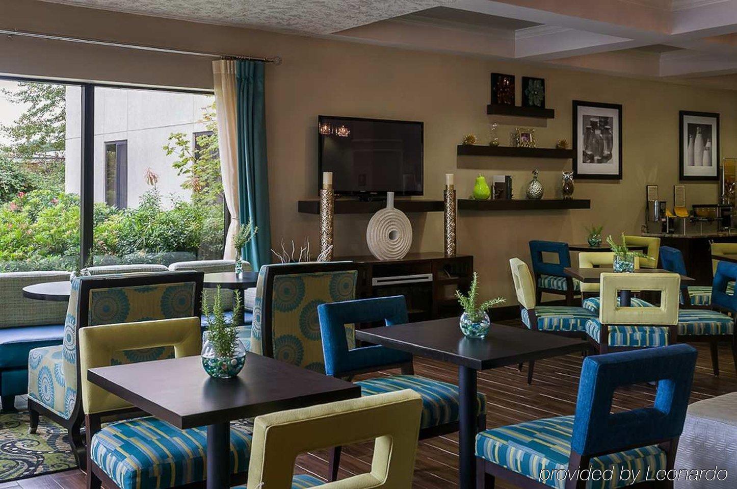 Hampton Inn Юджин Экстерьер фото