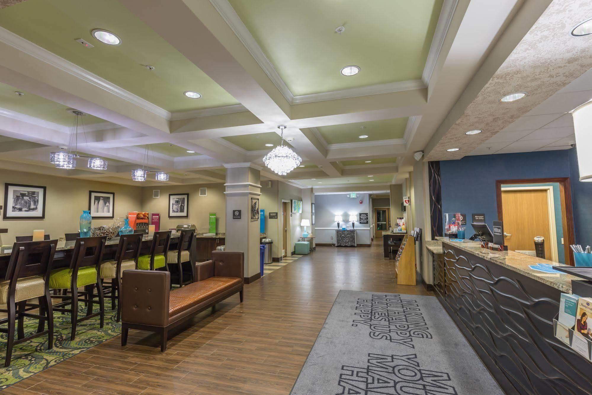 Hampton Inn Юджин Экстерьер фото