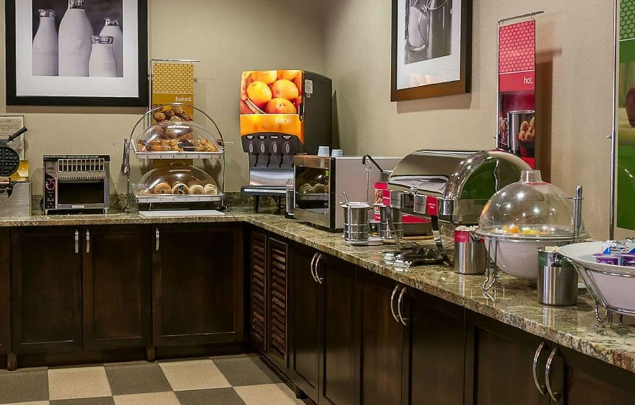 Hampton Inn Юджин Экстерьер фото